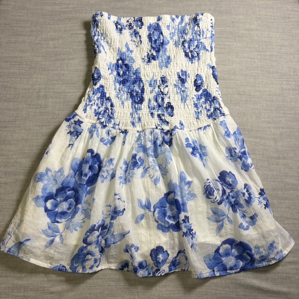 Hollister Smocked Romper Dress M Tall Blue White Floral Cottagecore MSRP $50
